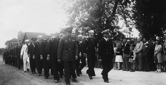 Clifford Thomas, heads the column on the left, Robert Clark on the right.